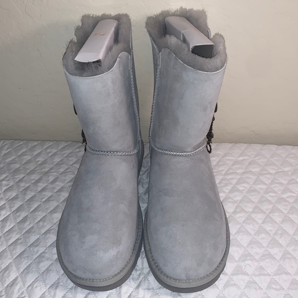UGG SIZE 6 BRAND NEW IN BOX AZALEA CHARM GORGEOUS BOOTS - Picture 2 of 15